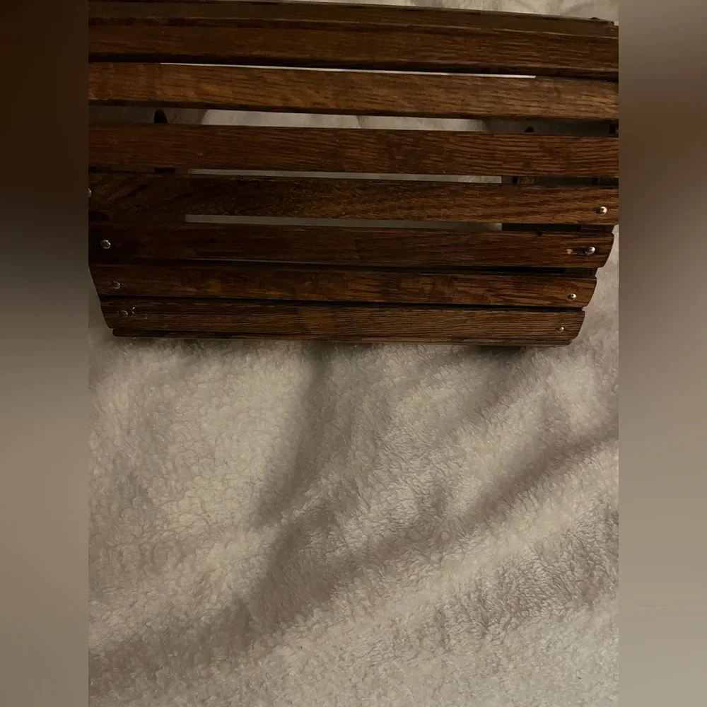 NWOT Beautiful Wooden Heart Wooden Basket
